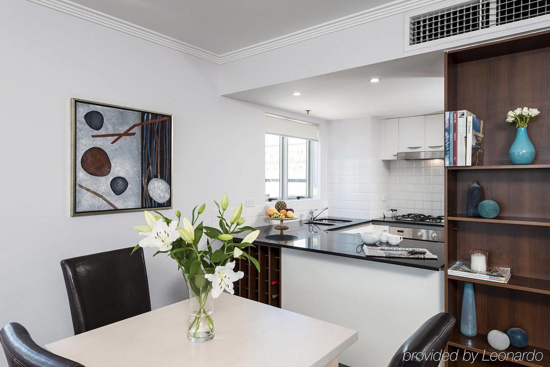 Oaks Brisbane Lexicon Suites Экстерьер фото