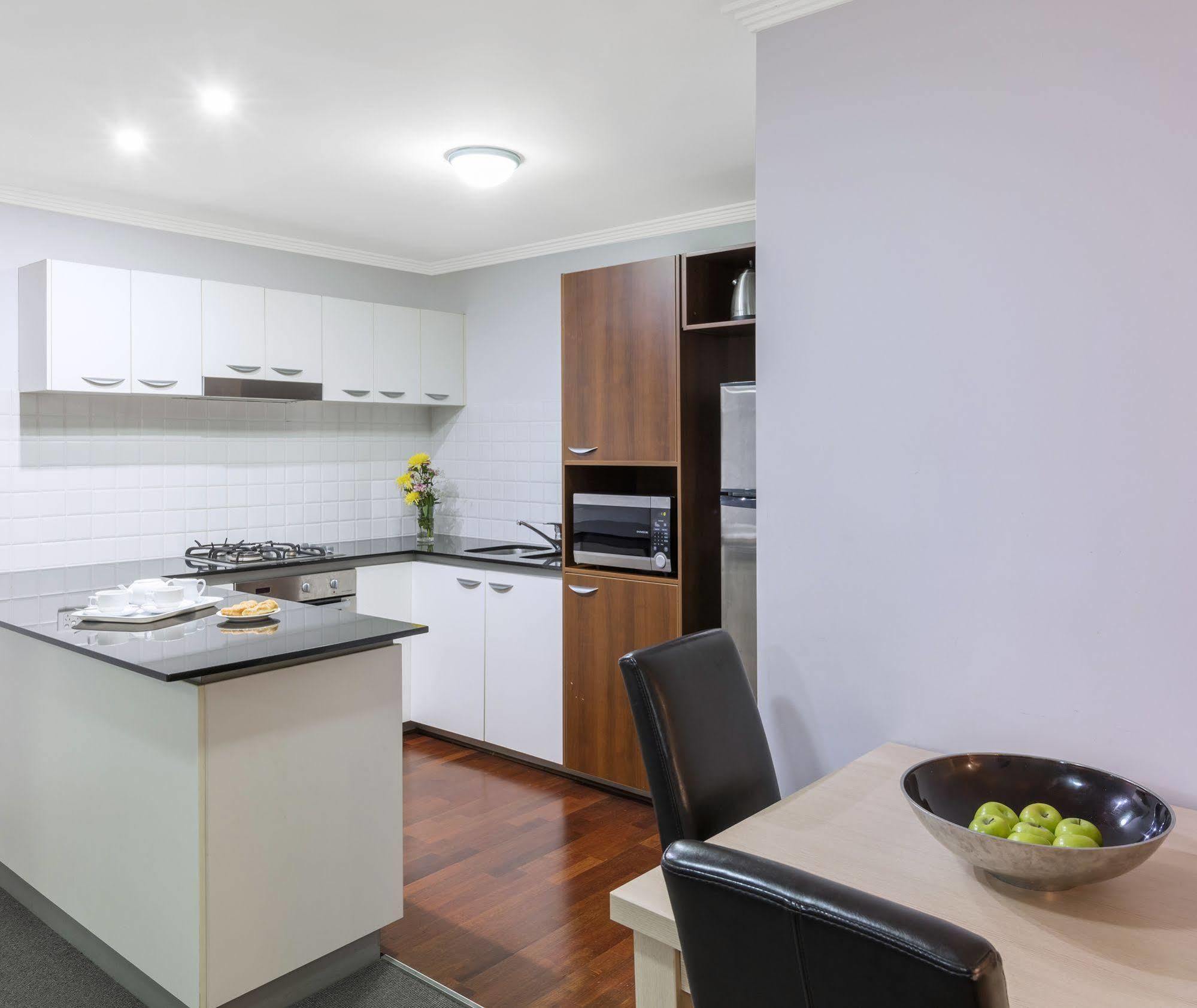 Oaks Brisbane Lexicon Suites Экстерьер фото