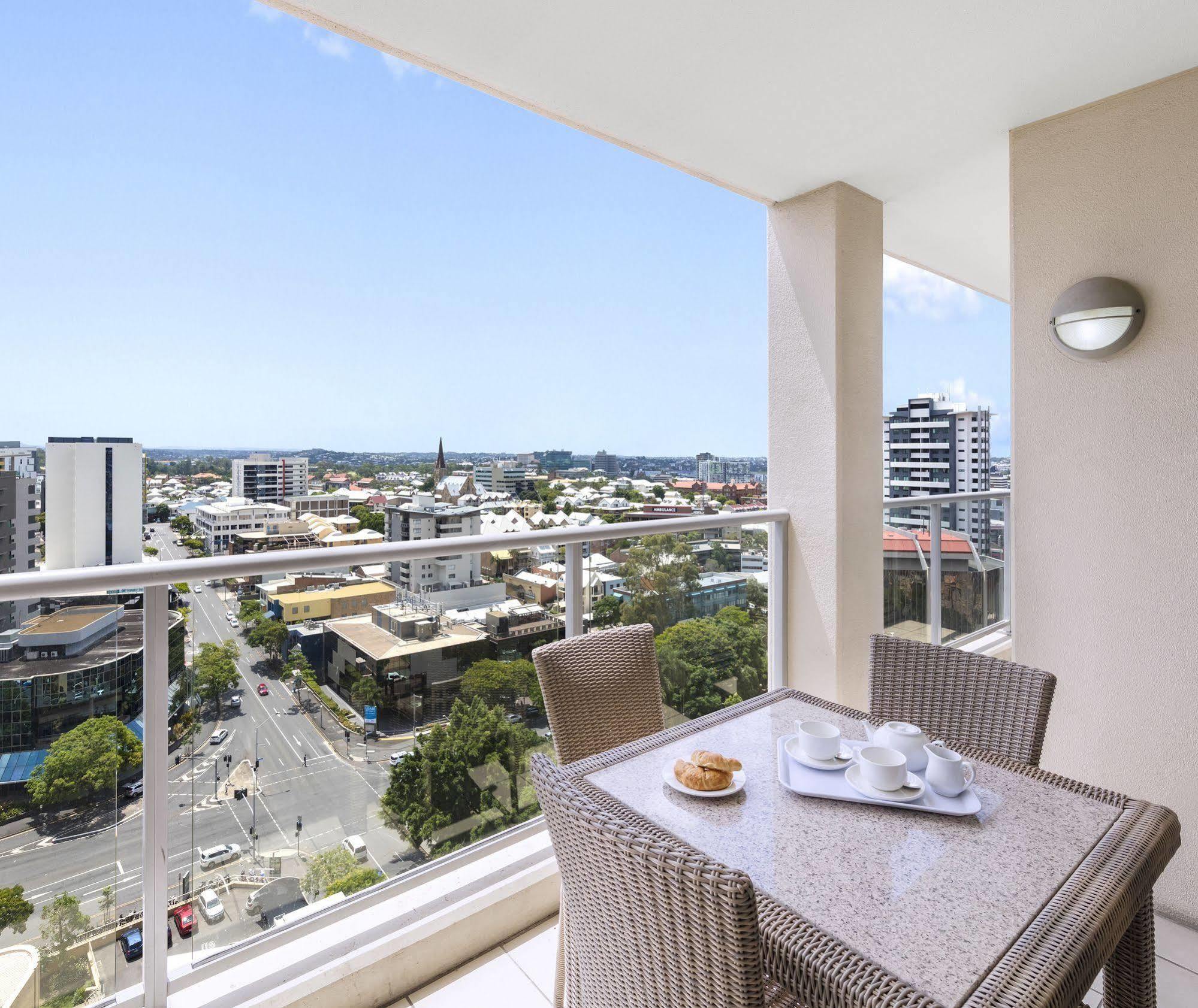 Oaks Brisbane Lexicon Suites Экстерьер фото